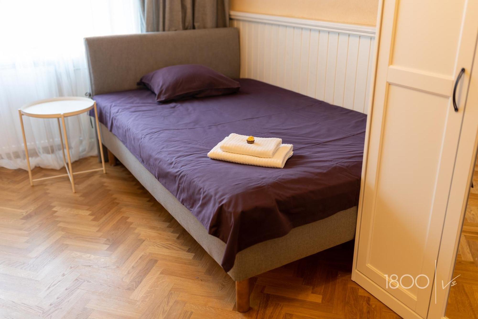 1800 By Vince Stay - Private Rooms In Town Hall Square Tartu Exterior foto